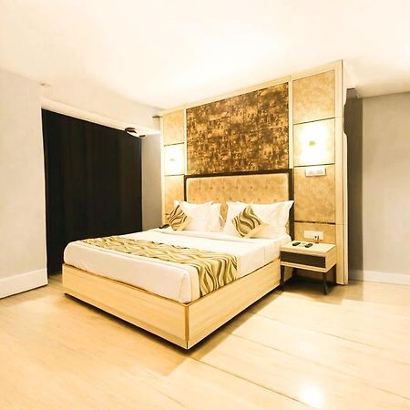 Отель The Almora Residency - Complimentary Airport Trasnfer Нью-Дели Экстерьер фото
