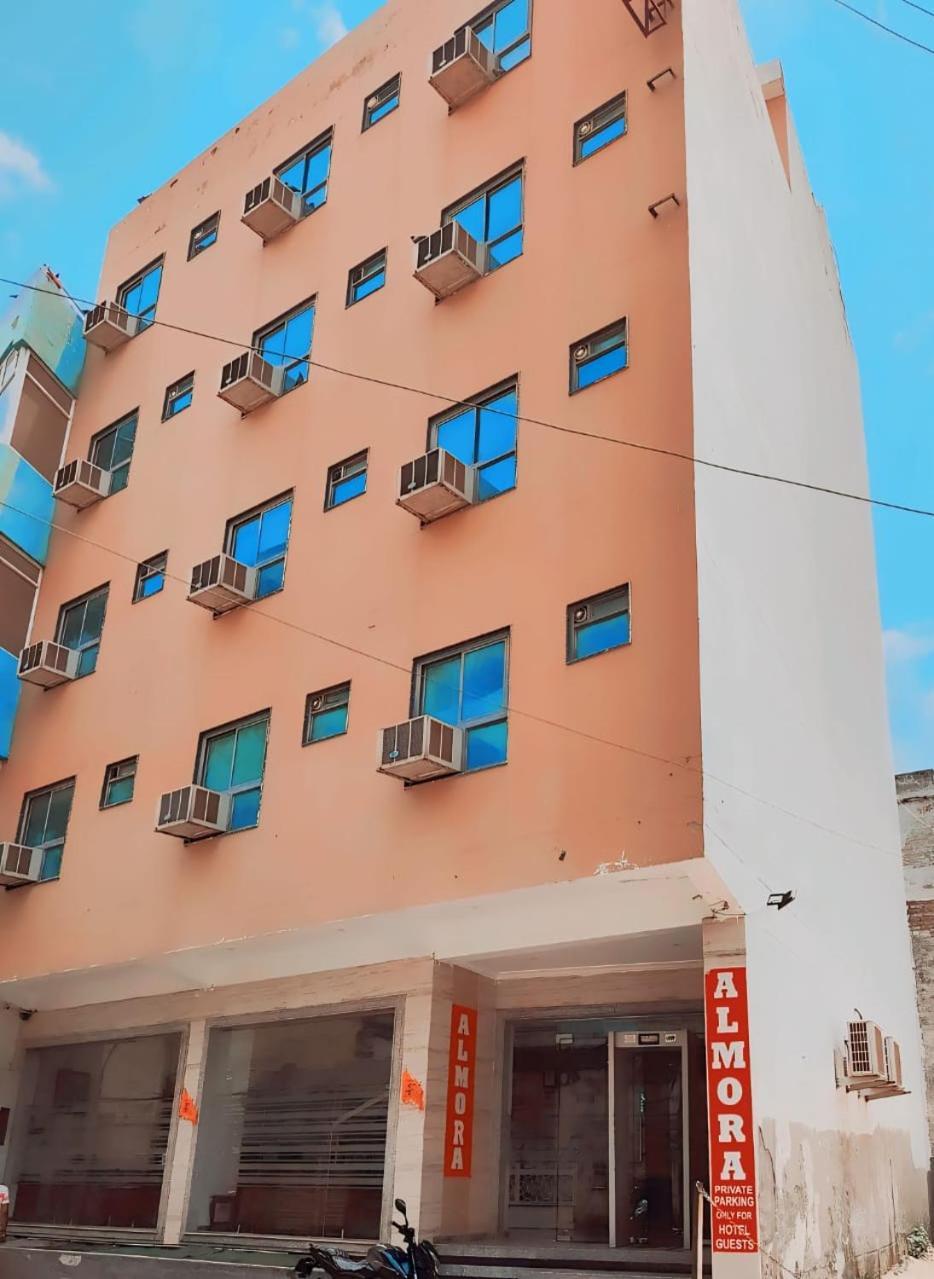 Отель The Almora Residency - Complimentary Airport Trasnfer Нью-Дели Экстерьер фото