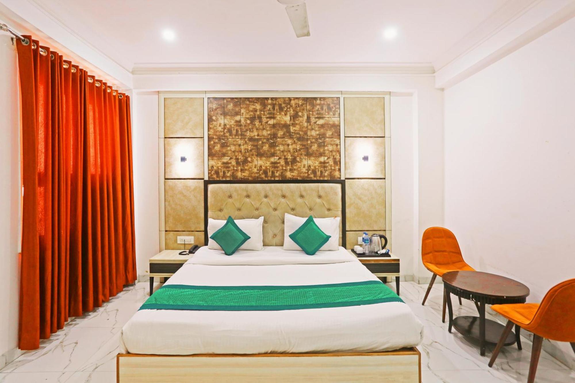 Отель The Almora Residency - Complimentary Airport Trasnfer Нью-Дели Экстерьер фото
