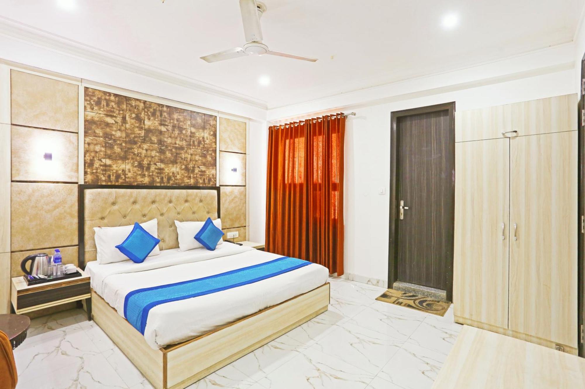 Отель The Almora Residency - Complimentary Airport Trasnfer Нью-Дели Экстерьер фото