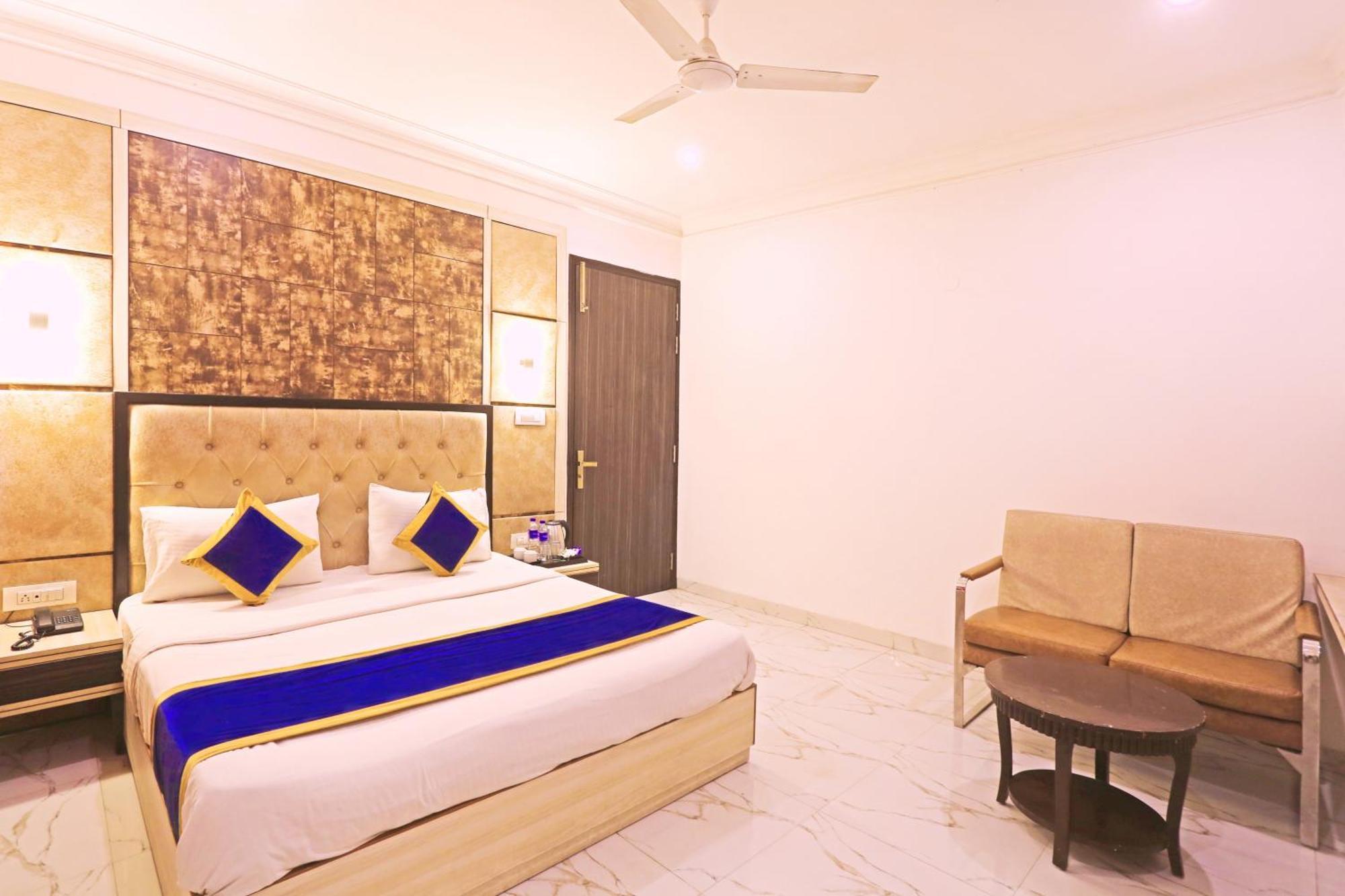 Отель The Almora Residency - Complimentary Airport Trasnfer Нью-Дели Экстерьер фото