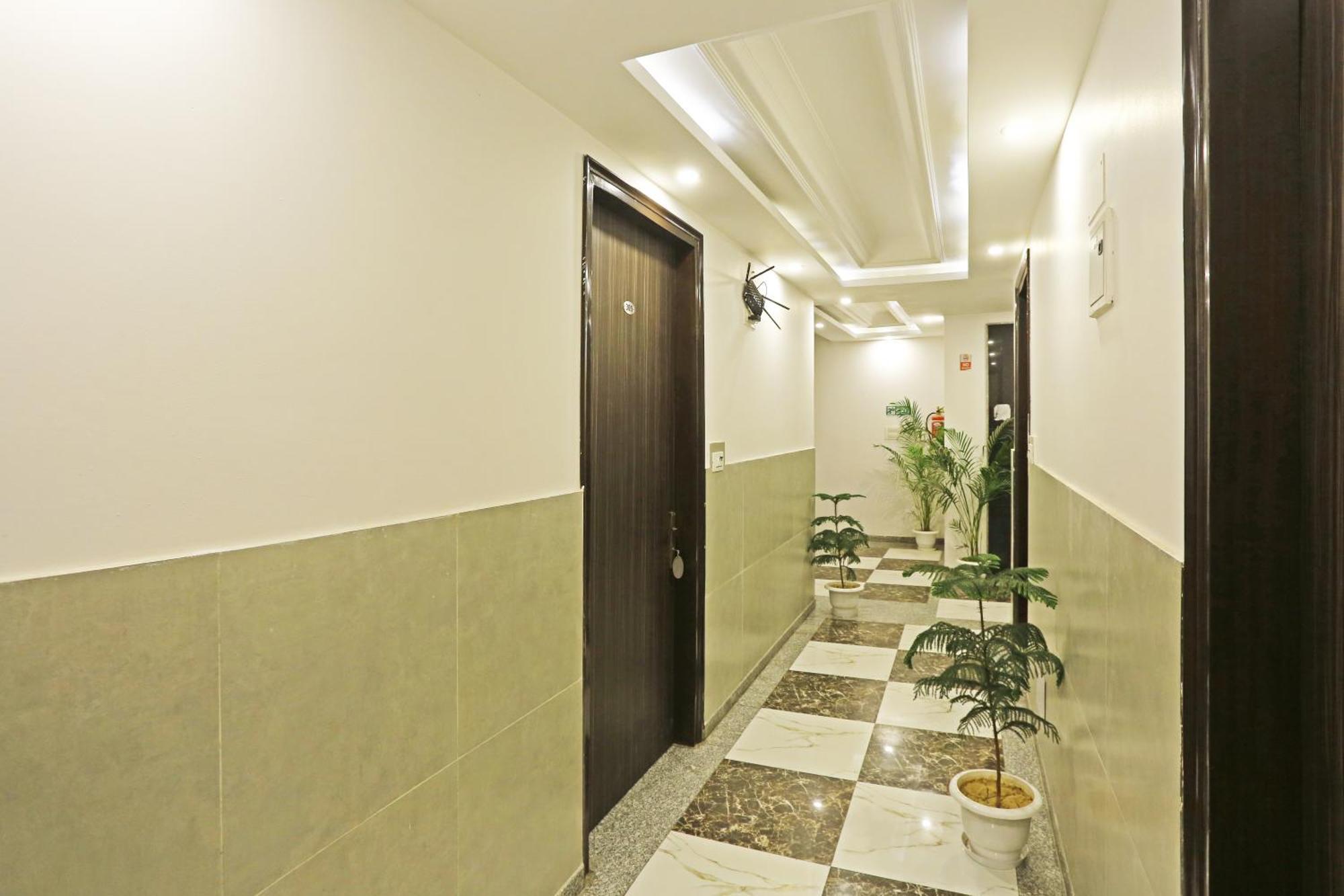 Отель The Almora Residency - Complimentary Airport Trasnfer Нью-Дели Экстерьер фото