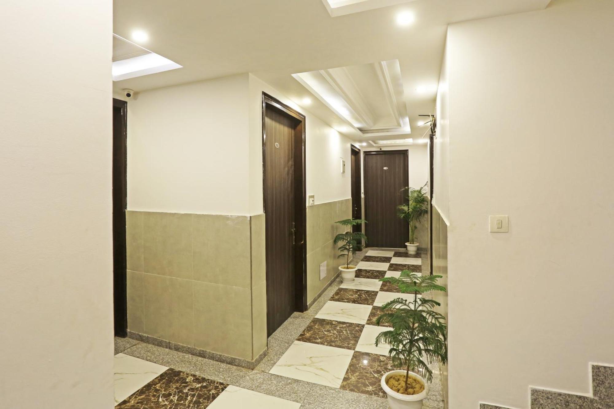 Отель The Almora Residency - Complimentary Airport Trasnfer Нью-Дели Экстерьер фото