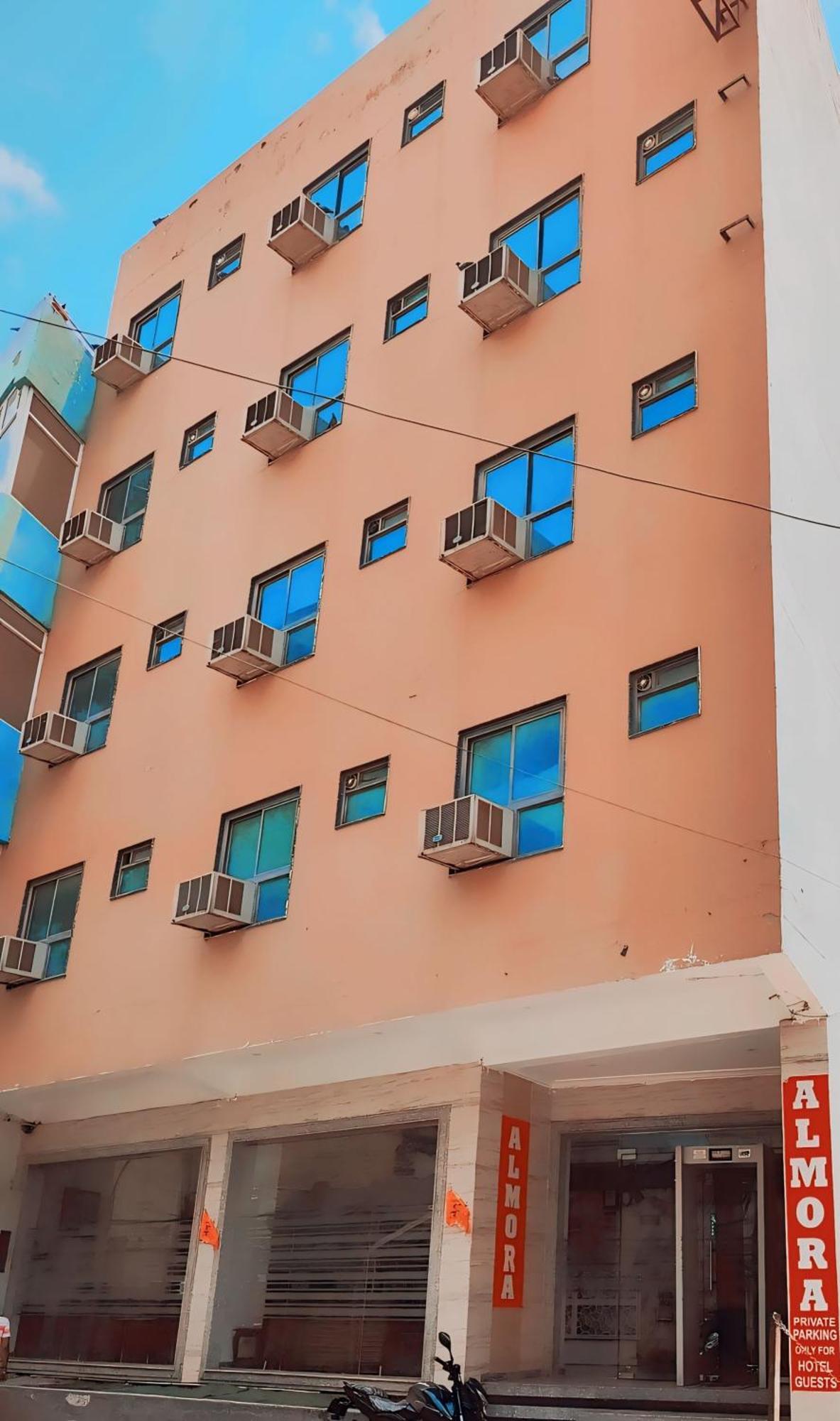 Отель The Almora Residency - Complimentary Airport Trasnfer Нью-Дели Экстерьер фото