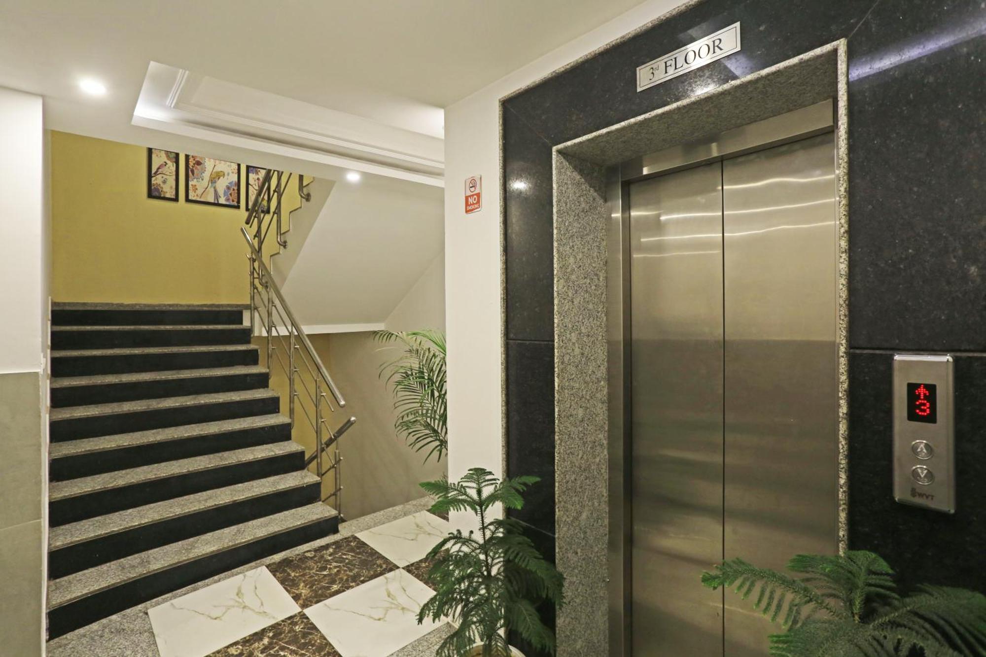 Отель The Almora Residency - Complimentary Airport Trasnfer Нью-Дели Экстерьер фото