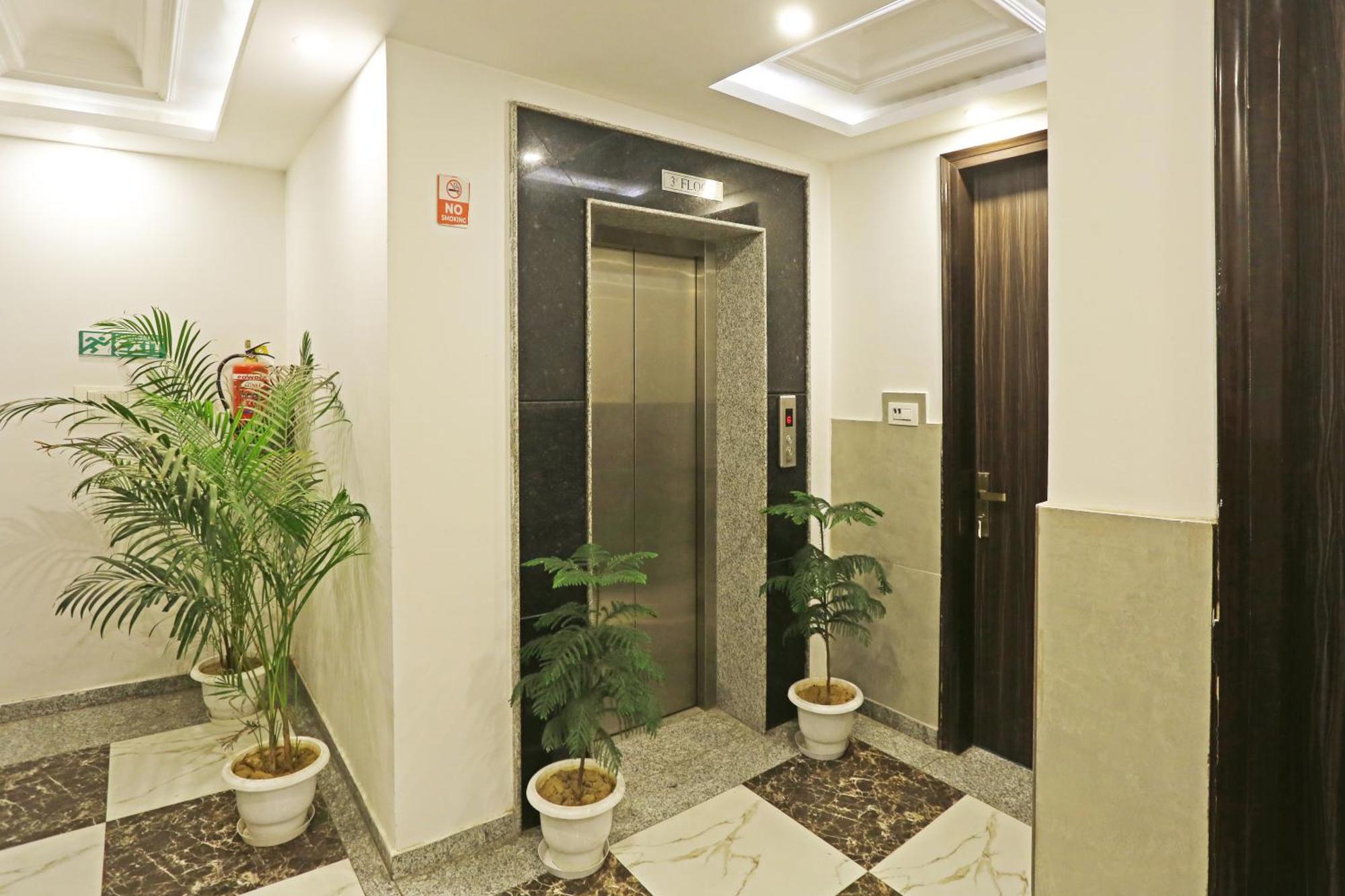 Отель The Almora Residency - Complimentary Airport Trasnfer Нью-Дели Экстерьер фото