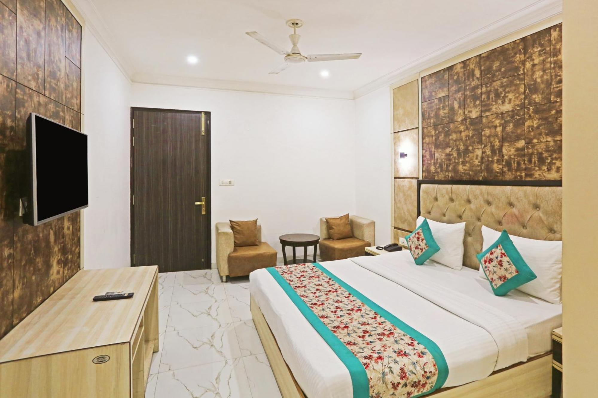 Отель The Almora Residency - Complimentary Airport Trasnfer Нью-Дели Экстерьер фото